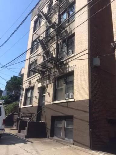 Main picture of 33 Baldwin Ave