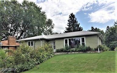Main picture of 2604 27th Ave NE