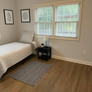 Main picture of 2996 1st Ave SW