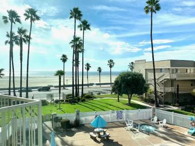 Main picture of 328 E Surfside Dr