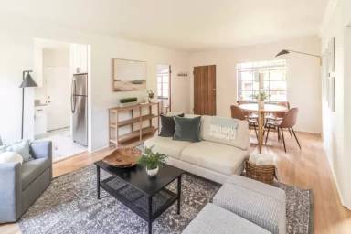 Main picture of 221 W 9th Ave