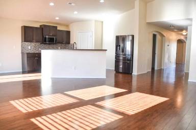 Main picture of 406 Bridgeport Ave