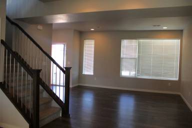 Main picture of 2132 Bock St