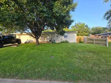 Main picture of 910 12th St