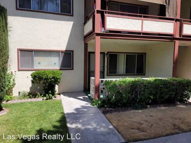 Main picture of Country Club Shadows