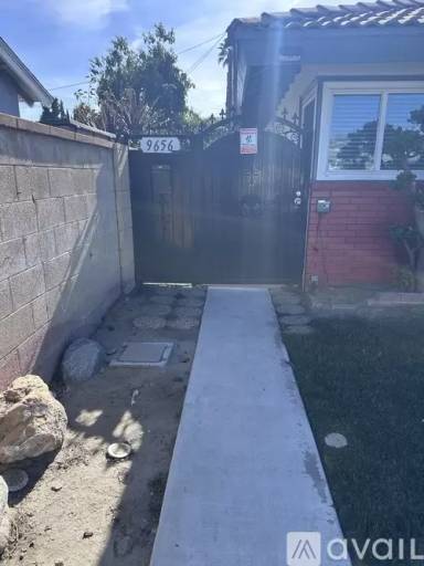 Main picture of 9656 Halekulani Dr