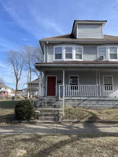 Main picture of 37 N Randolph St