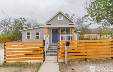 Main picture of 324 Bargas St