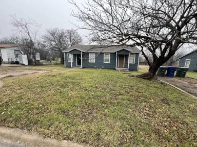 Main picture of 302 W Lincoln Ave
