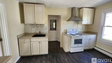 Main picture of 36 Canaan St