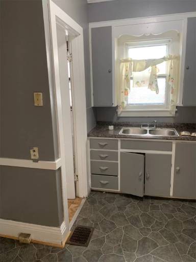 Main picture of 424 Clifford Ave