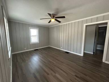 Main picture of 1102 S Jersey Ave