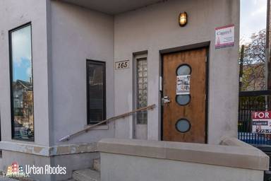 Main picture of 149 W Schiller St
