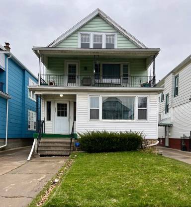 Main picture of 252 Commonwealth Ave