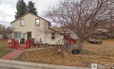 Main picture of 110 Elm St