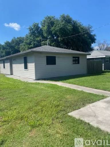Main picture of 7111 Howe St