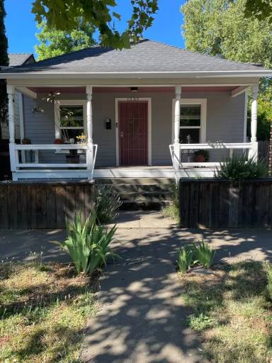 Main picture of 1332 Laurel St