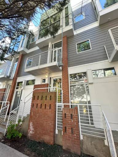 Main picture of 283 McDonald Ave