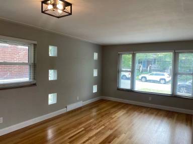 Main picture of 5423 Murdoch Ave