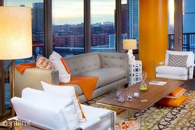 Main picture of 354 W Hubbard St