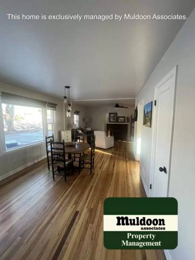 Main picture of 1233 E La Salle St
