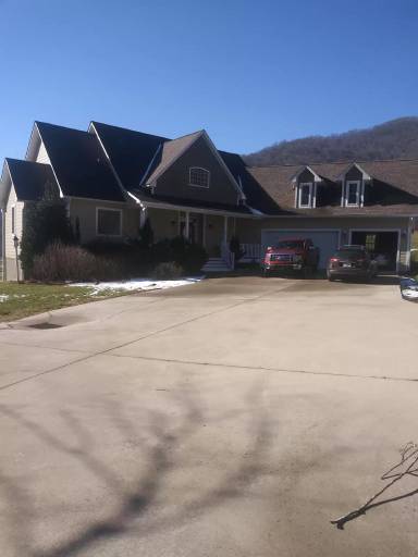 Main picture of 17 Rolling Meadow Ln