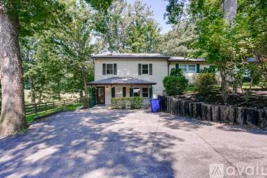 Main picture of 6703 Brooklyn Bridge Rd