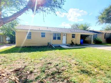 Main picture of 803 Debus Dr