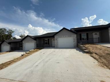 Main picture of 2549 E 5th St