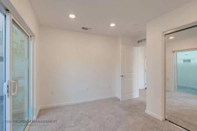 Main picture of 2539 Dorris St