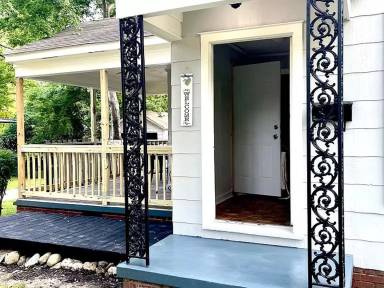 Main picture of 216 S Park Dr