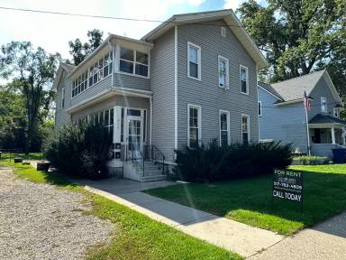 Main picture of 315 W Trail St