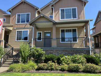Main picture of 680 NW Falling Waters Ln
