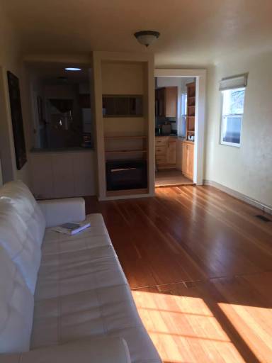 Main picture of 444 W 3rd St
