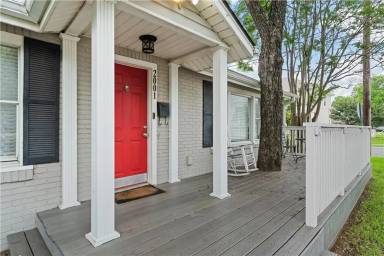 Main picture of 2001 S 9th St