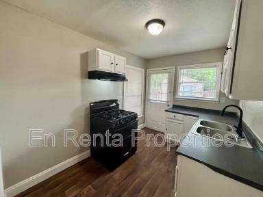 Main picture of 3009 Honeysuckle Ave