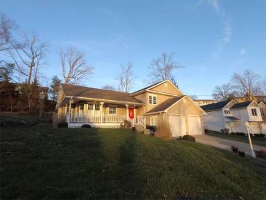 Main picture of 1 Seneca Rd