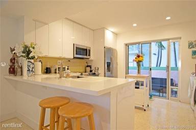 Main picture of 937 Michigan Ave