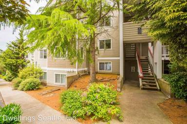 Main picture of 18501 SE Newport Way