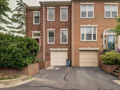 Main picture of 200 Gretna Green Ct