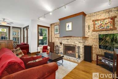 Main picture of 6643 N Glenwood Ave