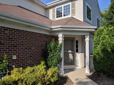 Main picture of 32427 N Mackinac Ln