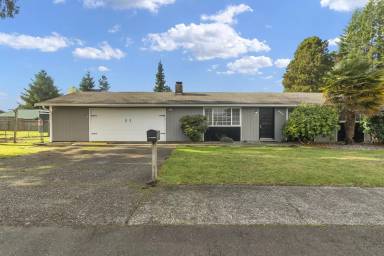 Main picture of 621 Bender Ln