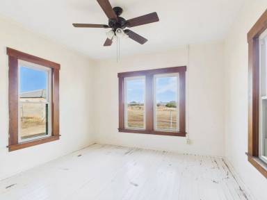 Main picture of 2401 Jack Rabbit Rd