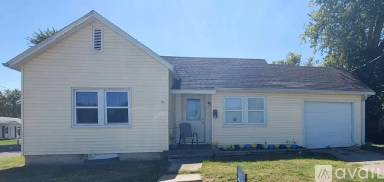 Main picture of 704 W Breckenridge St