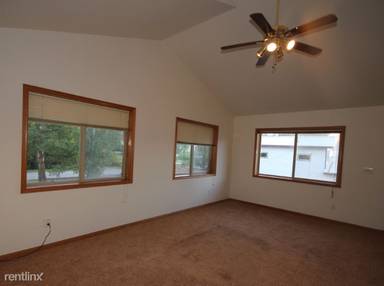 Main picture of 334 3rd St W