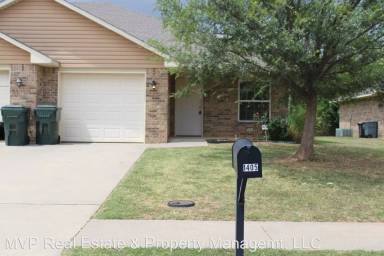 Main picture of 1405 N Stonecrop Dr