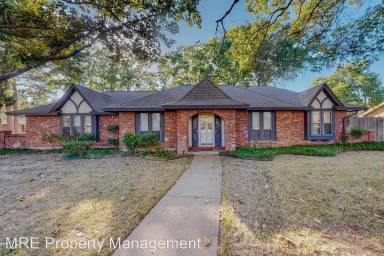 Main picture of 2313 Prince John Dr