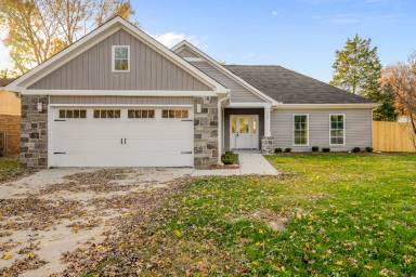 Main picture of 1100 Kinsey Dr SE