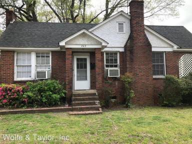 Main picture of 203 S Harden St